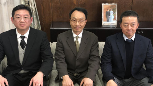日本驻沈阳总领事会见东大三建代表